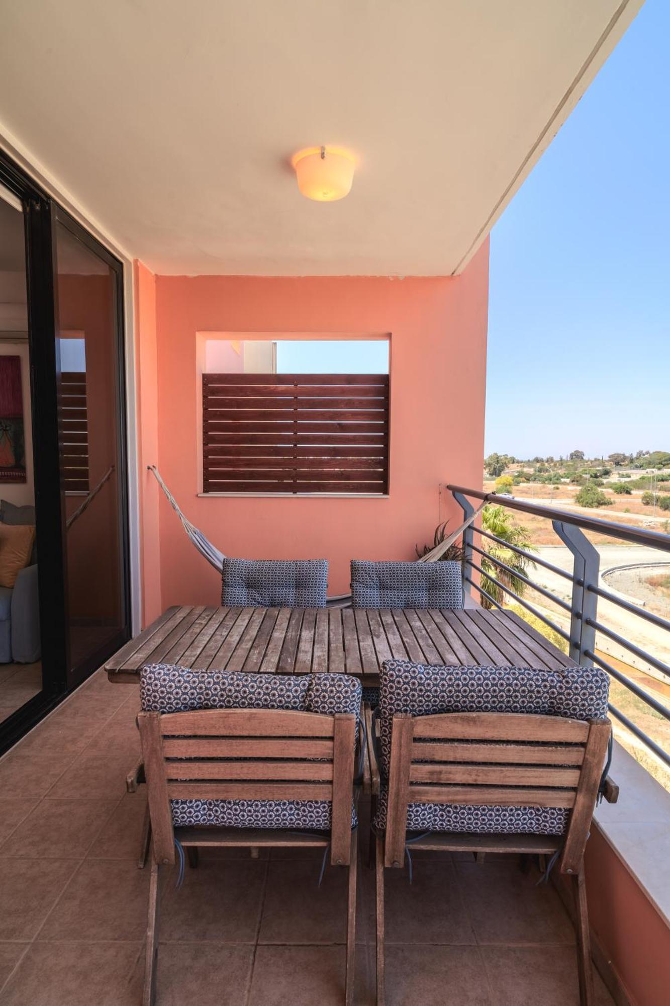 Isabella One Bedroom Λάρνακα Εξωτερικό φωτογραφία